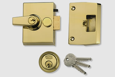 Nightlatch installation by Hampstead master locksmith